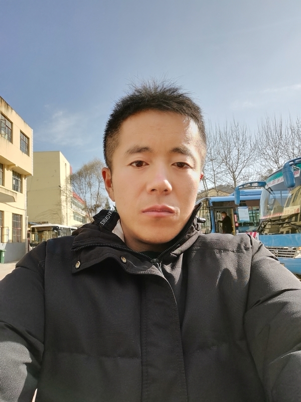 孤独的云的第一张照片--平顶山相亲服务中心
