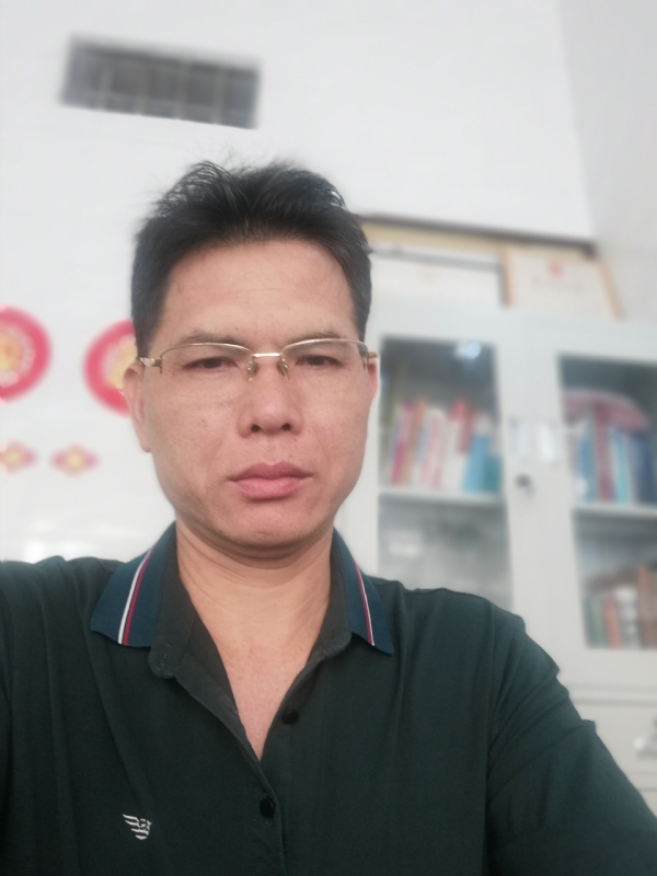 后视镜的第二张照片--平顶山相亲服务中心